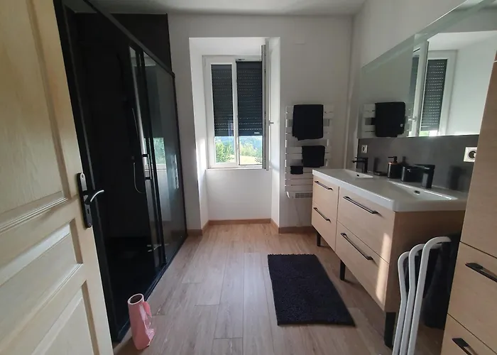 Maison Dans Ancien Corps De Ferme 4 A 6 Personnes